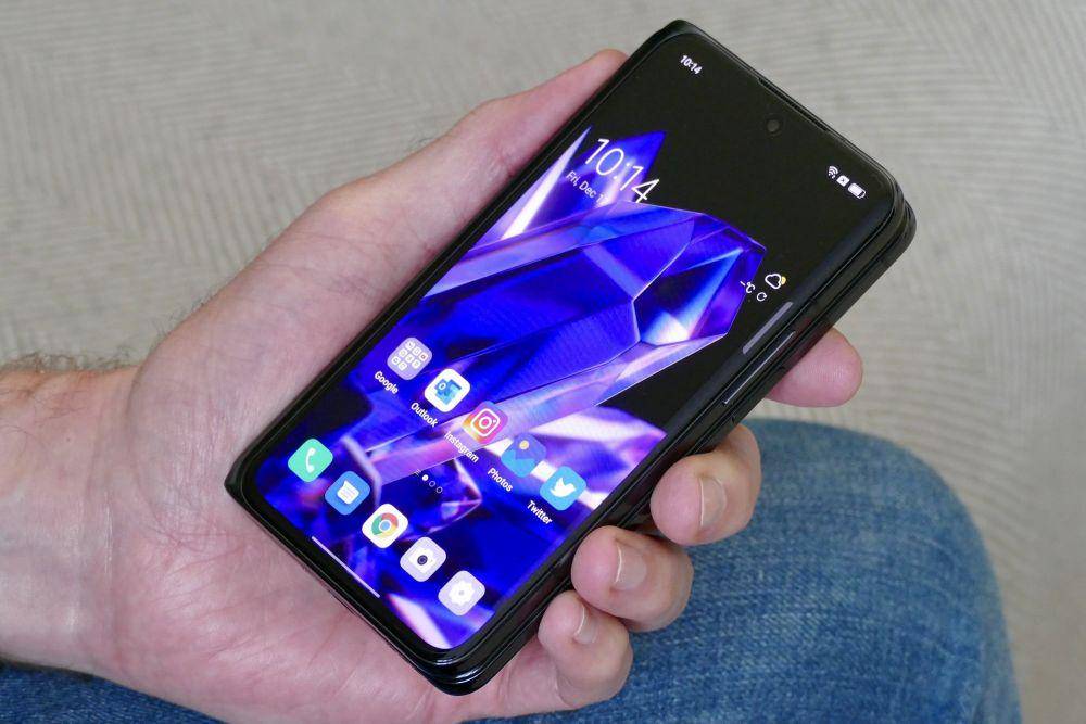 potret Oppo Find N (digitaltrends.com)