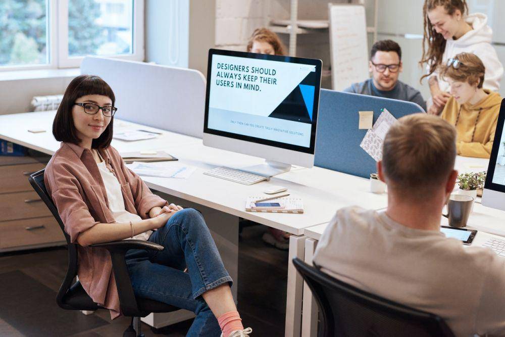 ilustrasi karyawan kantor (pexels.com/Fauxels)