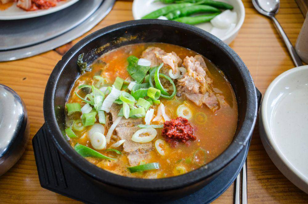 ilustrasi masakan korea menggunakan panci presto (pexels.com/makafood)