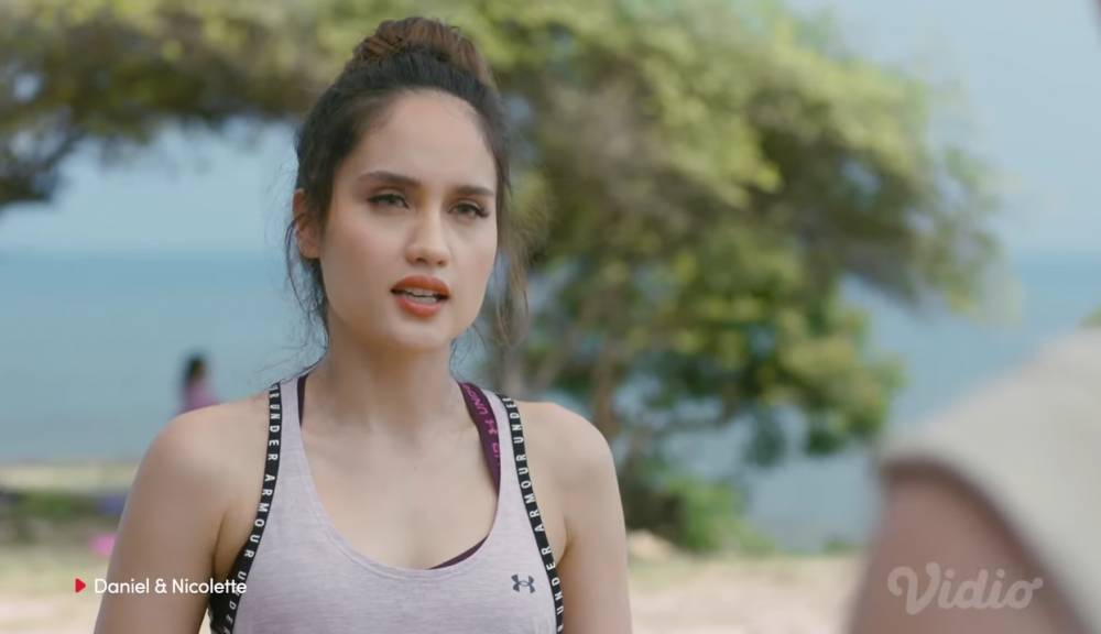 cuplikan adegan Cinta Laura dalam series 'Daniel and Nicolette' (youtube.com/Vidio)