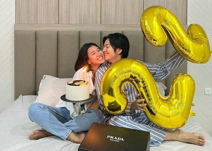 Potret kejutan ulang tahun Angga Yunanda yang ke 22 tahun. Instagram.com/shenacinnamon