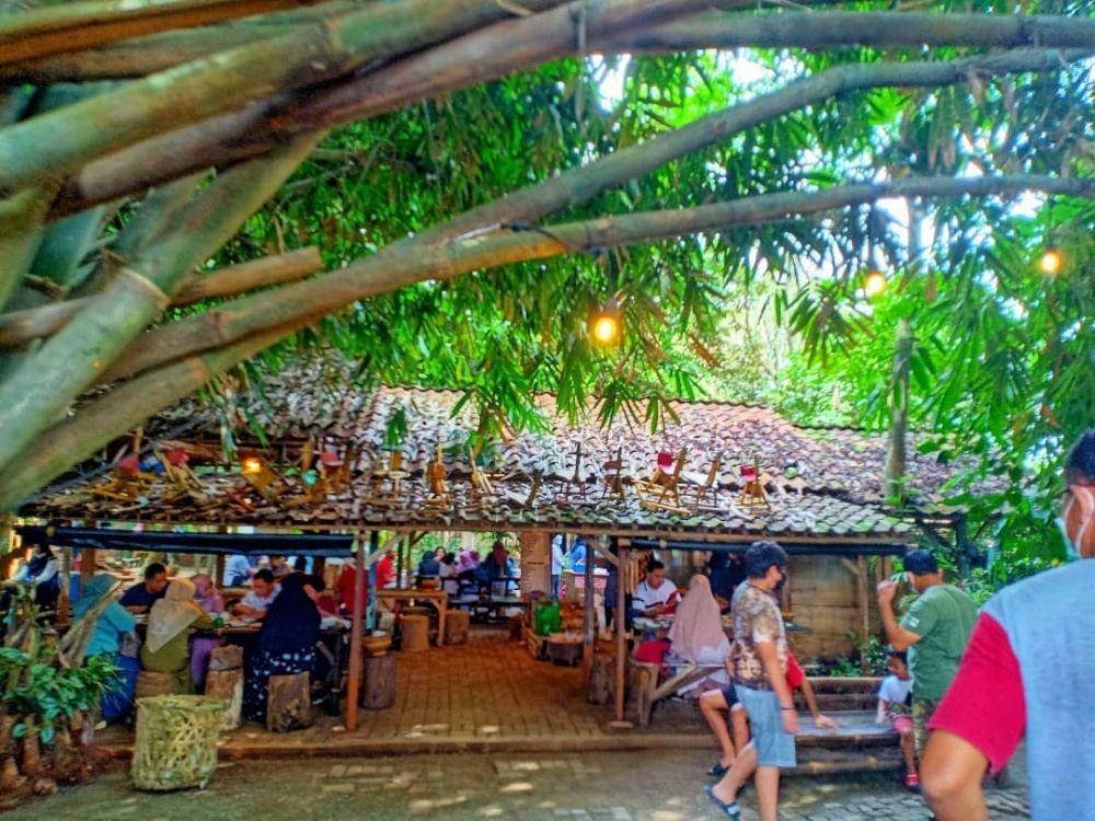 Warung Tuman, BSD, Tangerang (instagram.com/tiassaptomo)