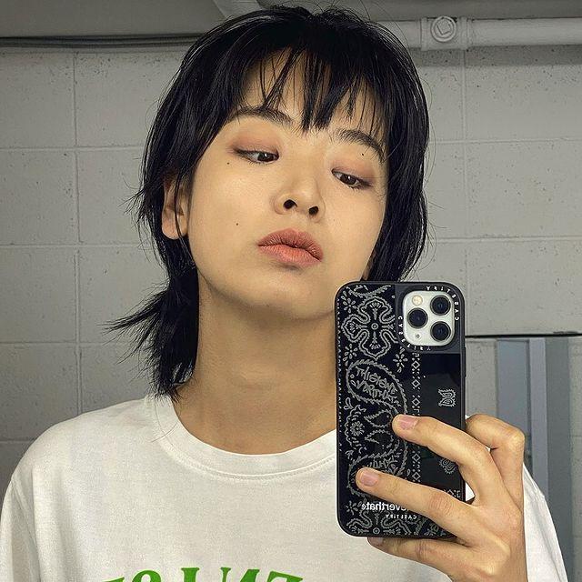 Lee Joo Young (instagram.com/i_icaruswalks)