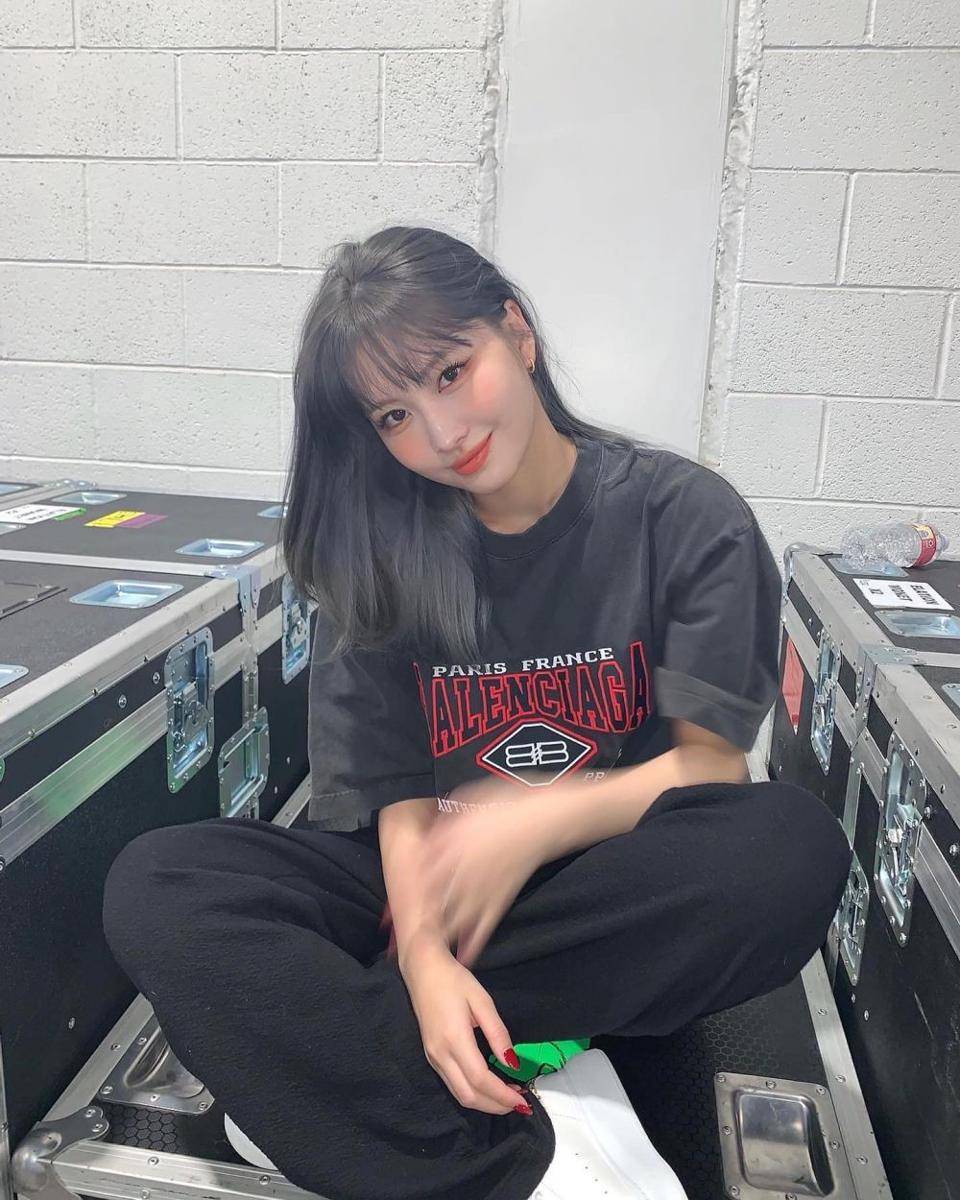 Momo TWICE (instagram.com/momo)