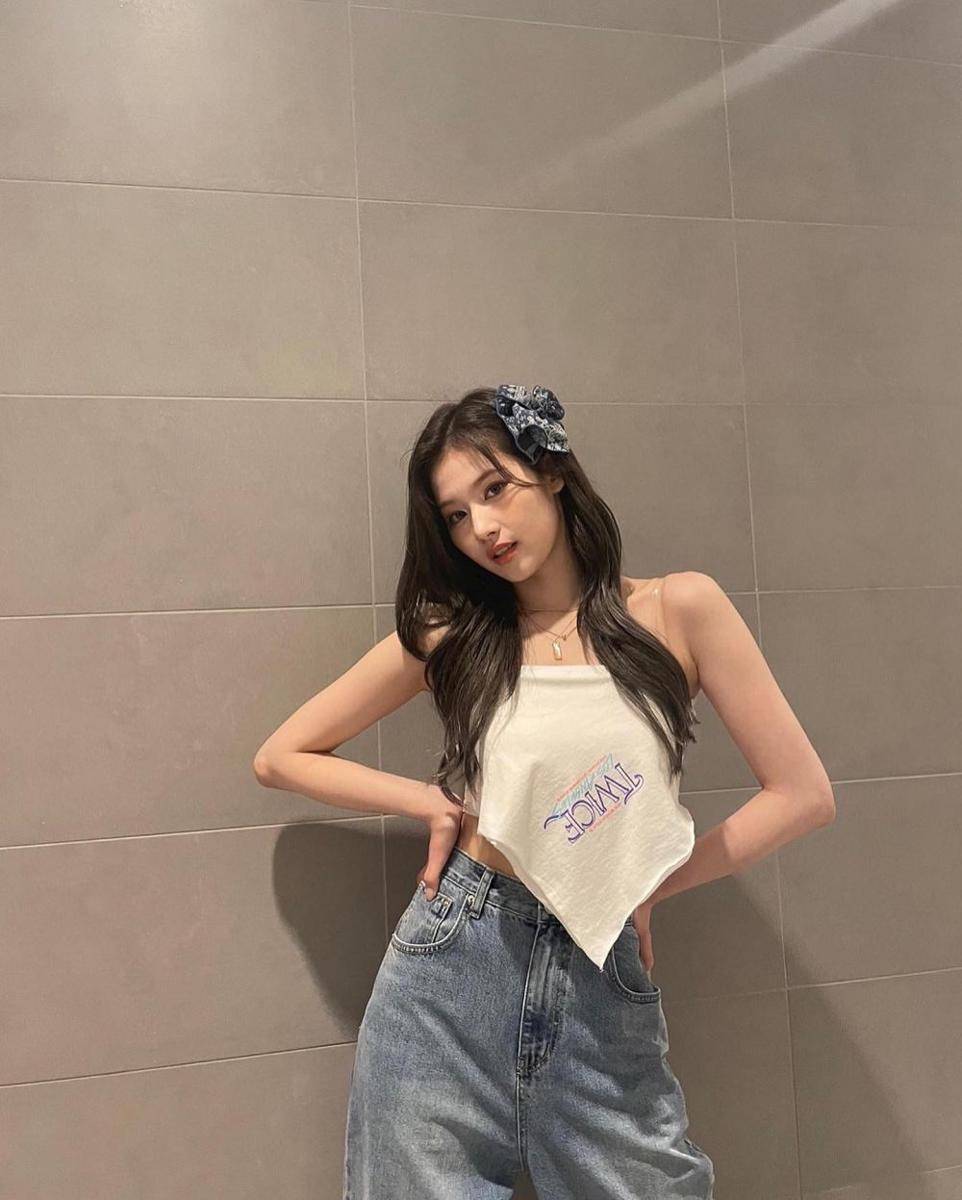 Sana TWICE (instagram.com/m.by__sana)