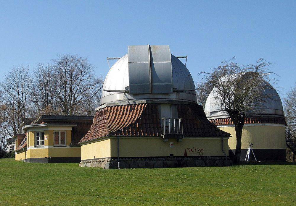 Observatorium Ole Roemer dibangun pada 1911 untuk mengenang ilmuwan Denmark yang pertama kali merumuskan kecepatan cahaya. (wikimedia.org/Nils Jepsen)