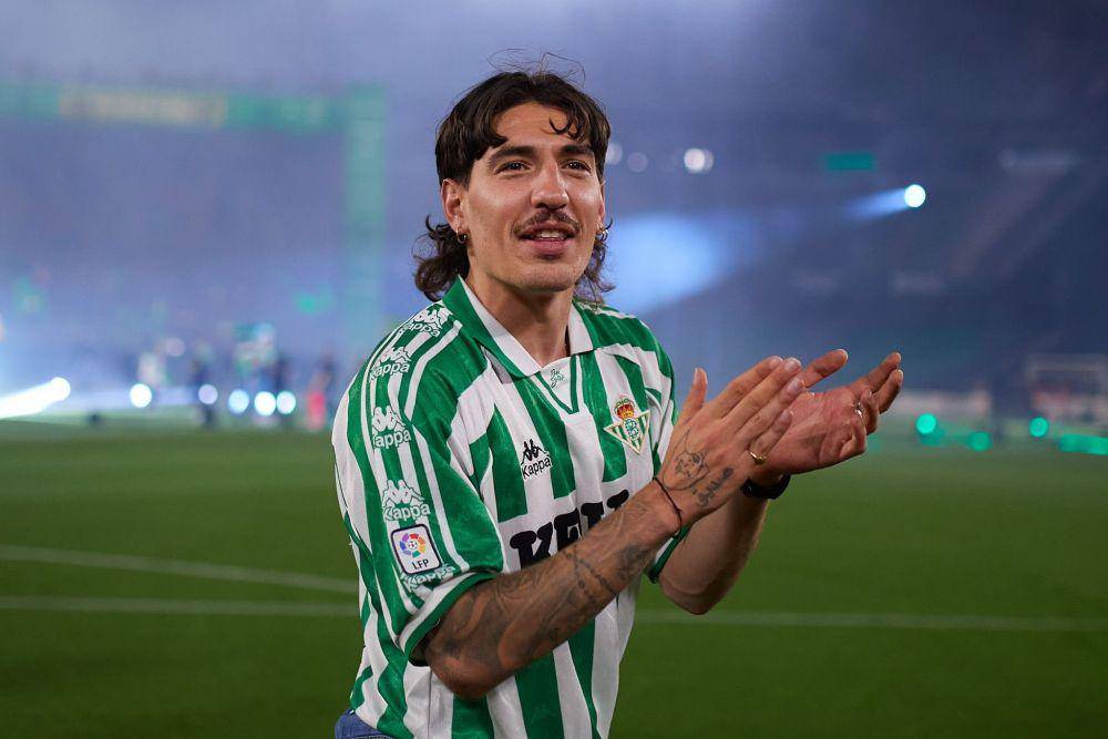 Hector Bellerin (mobile.twitter.com/hectorbellerin)