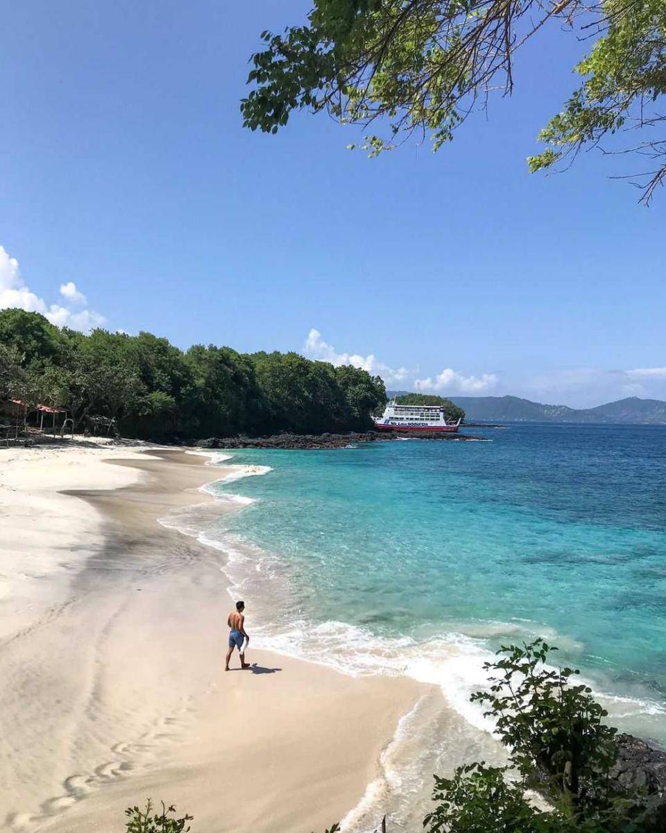 potret Pantai Bias Tugel (instagram.com/anton_median)