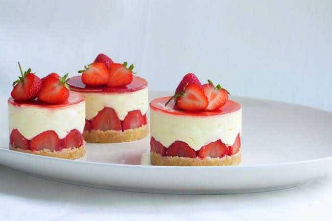 Fraisier Cake (greatbritishchefs.com)