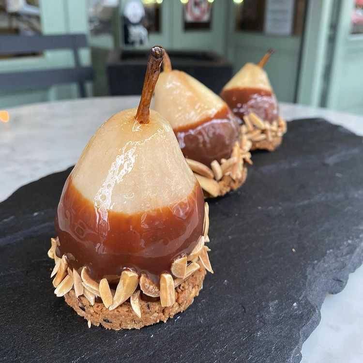 Poire Belle Helene (instagram.com/julienduboue)
