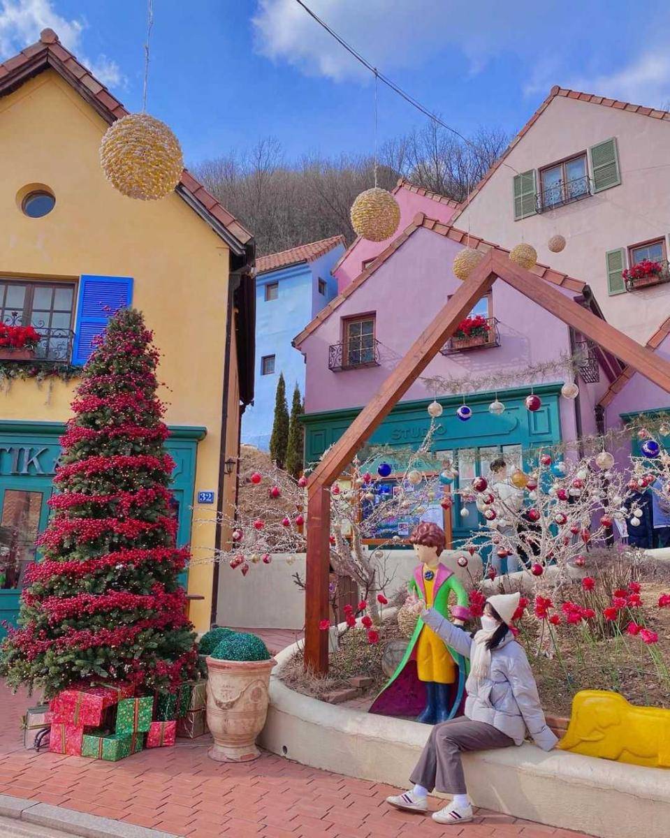 Petite France (instagram.com/starlike_memory)