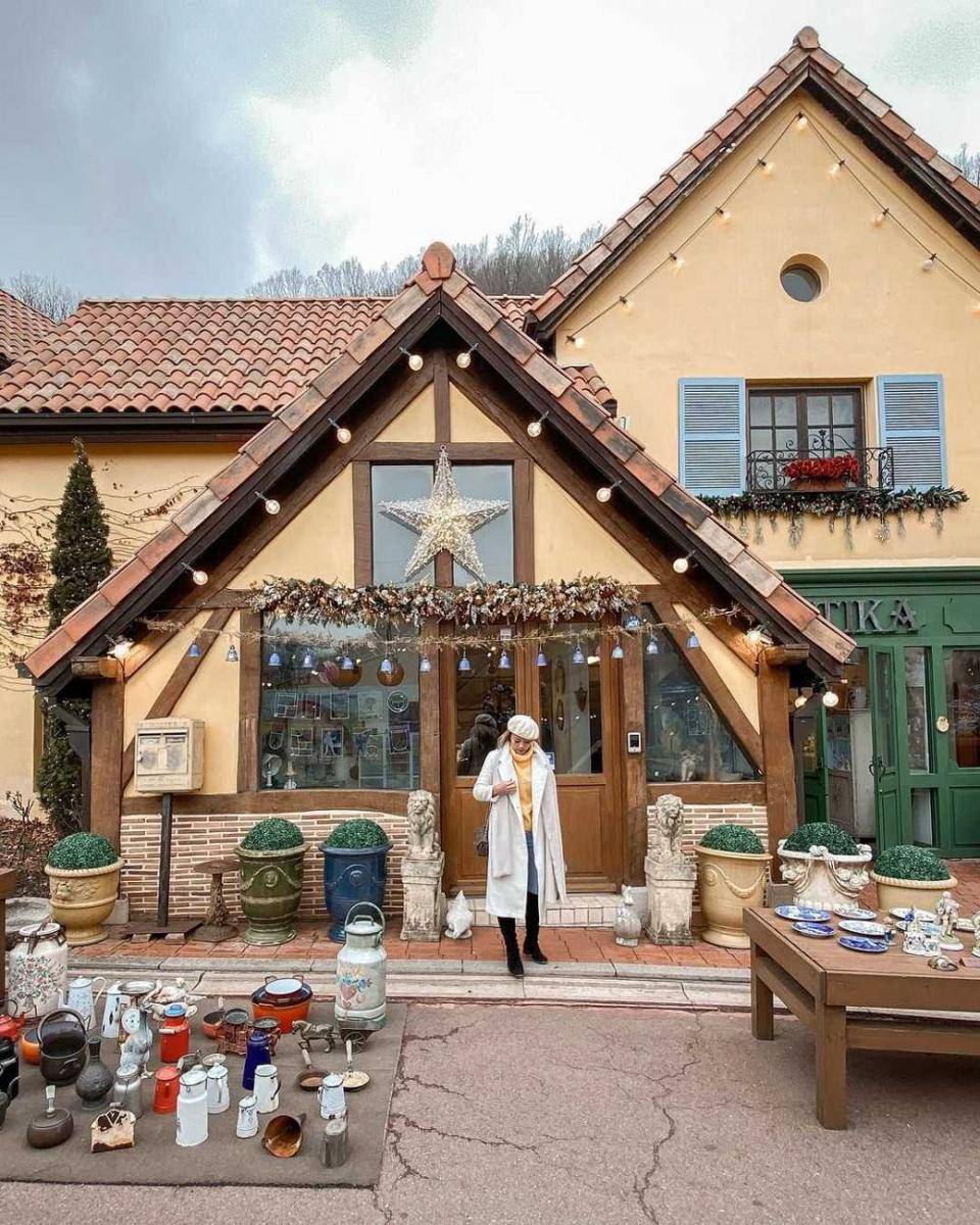 Petite France (instagram.com/themagicalbunnies)