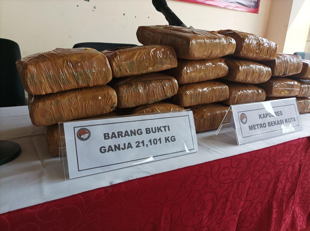 Dua Kurir Narkoba di Bekasi Ditangkap. (IDN Times/Imam Faishal)