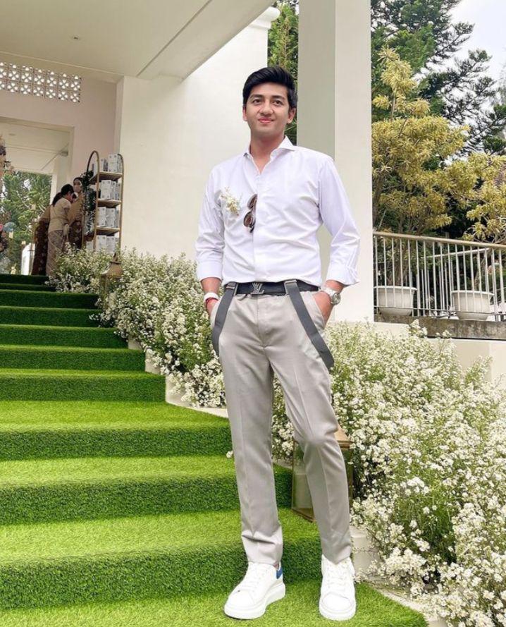 Ide outfit ala Harris Vriza (instagram.com/harrisvriza)