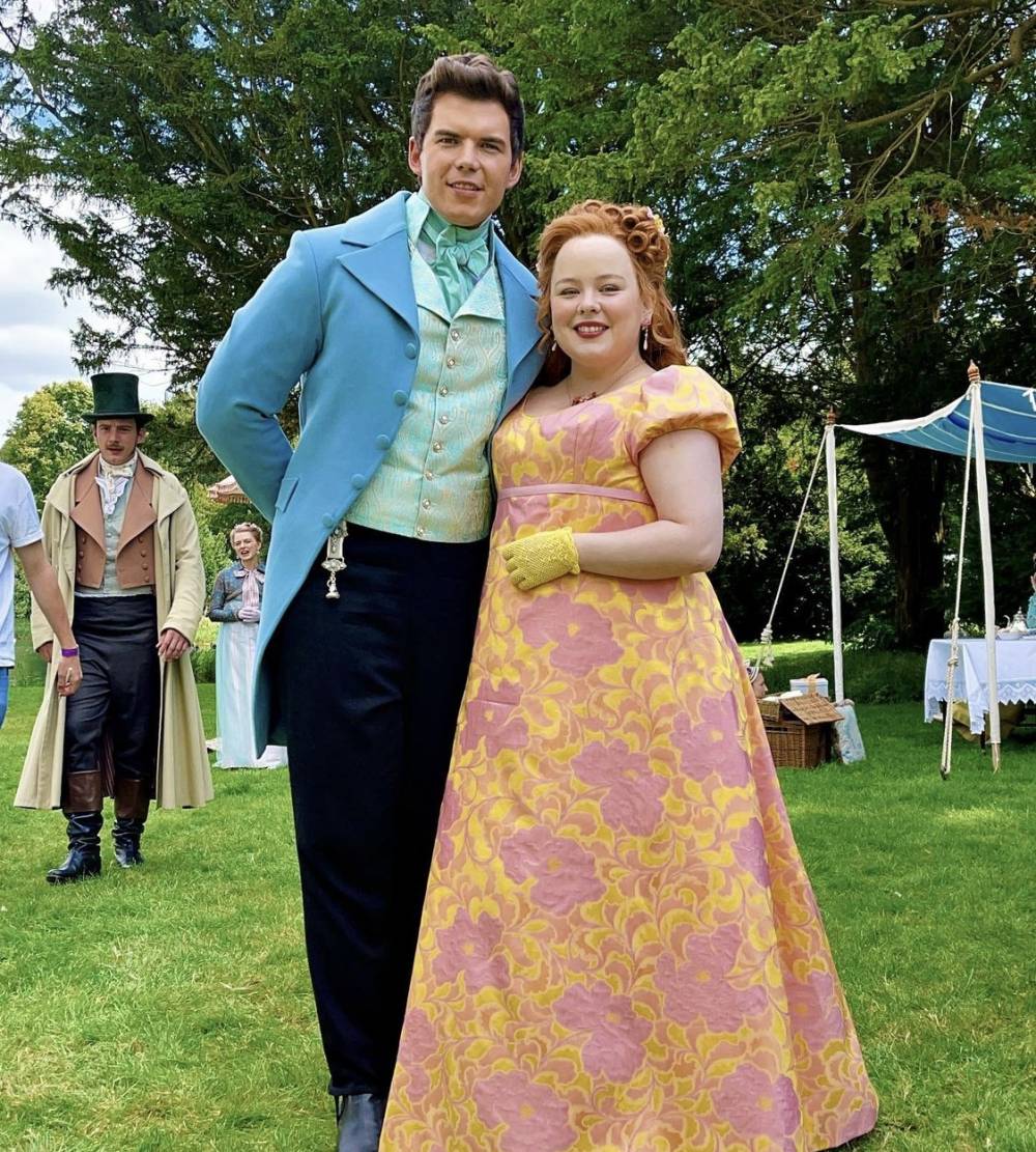 Luke Newton sebagai Colin dan Nicola Coughlan sebagain Penelope (instagram.com/bridgertonnetflix)