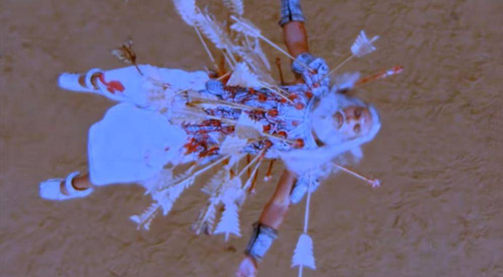 Bhisma saat terkena panah dari Arjuna. (YouTube.com/StarPlus)