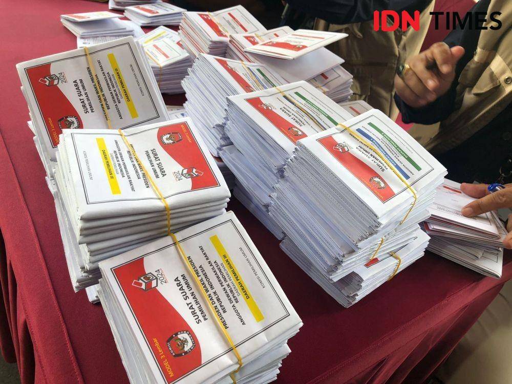 Ilustrasi kertas suara untuk pemilihan umum (IDN Times/Melani)