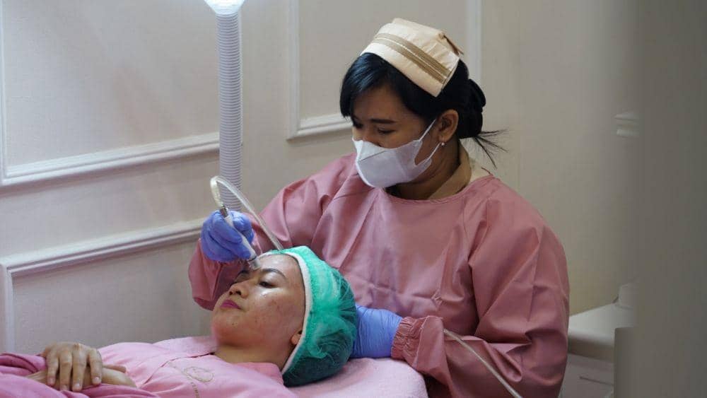 Perawatan silkpeel dermalinfusion di KLT The Aesthetic Clinic. dok. Istimewa