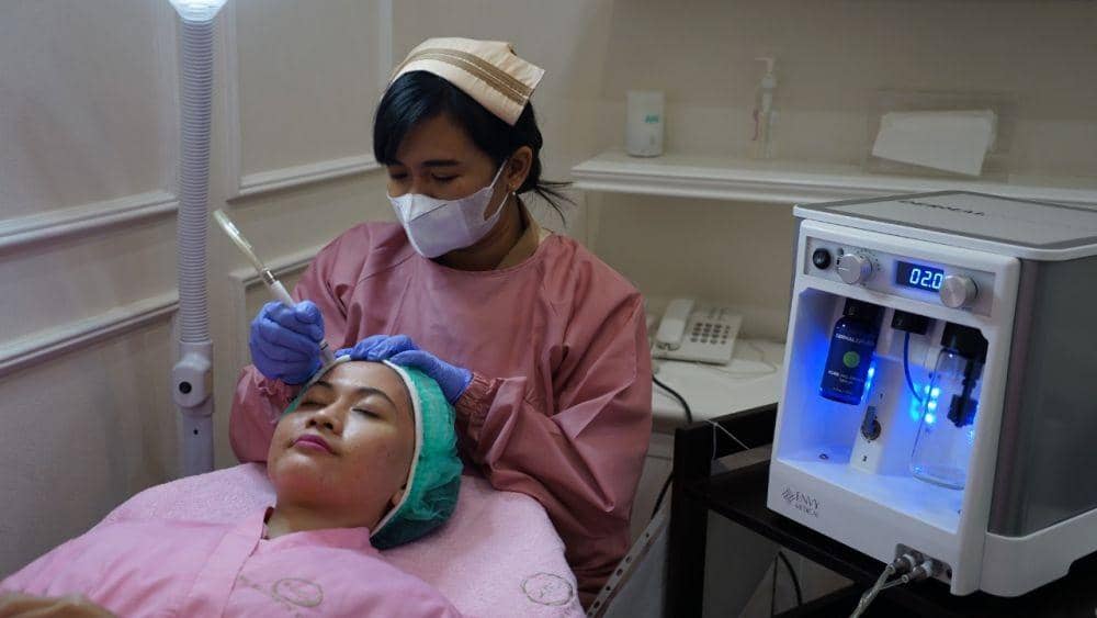 Perawatan silkpeel dermalinfusion di KLT The Aesthetic Clinic aman untuk ibu hamil. dok. Istimewa