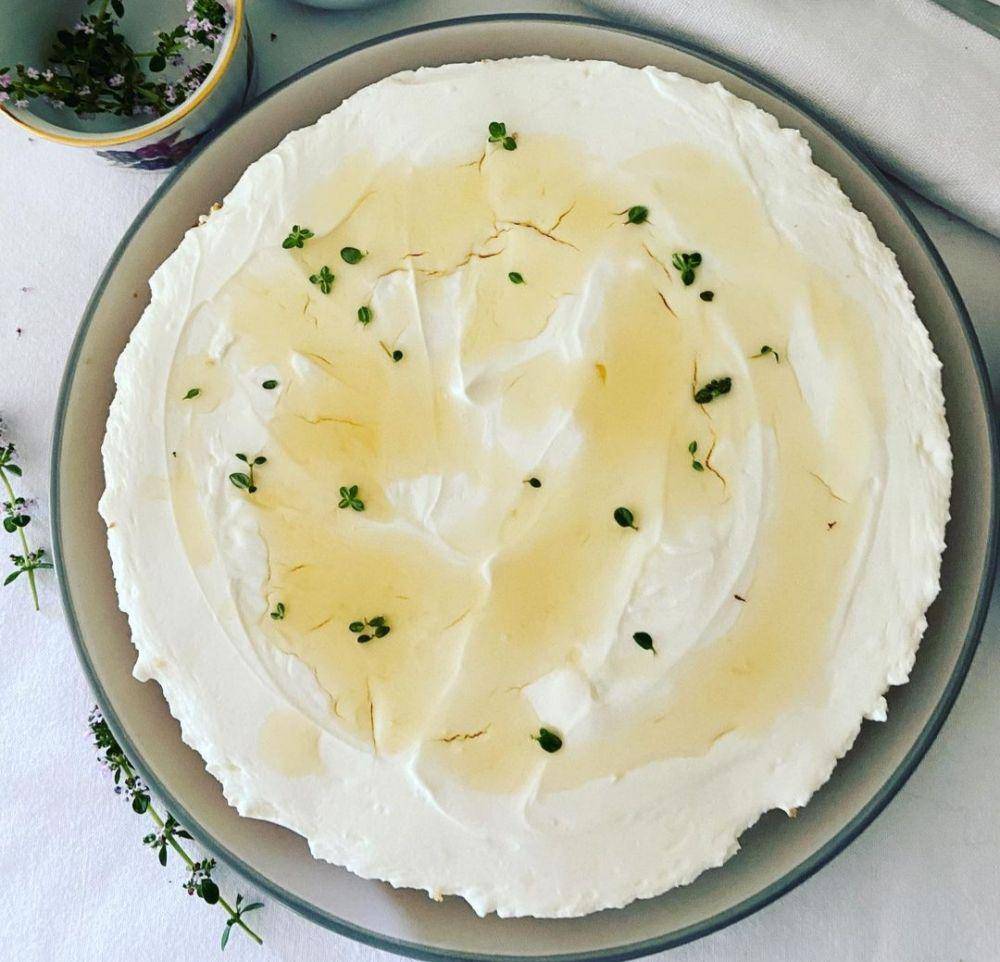 Greek yoghurt (instagram.com/georgie.g.bakes)