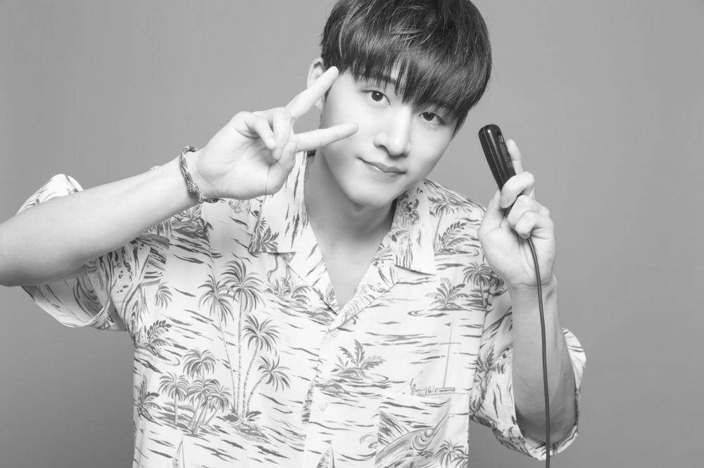B.I eks iKON (twitter.com/shxx131bi131)