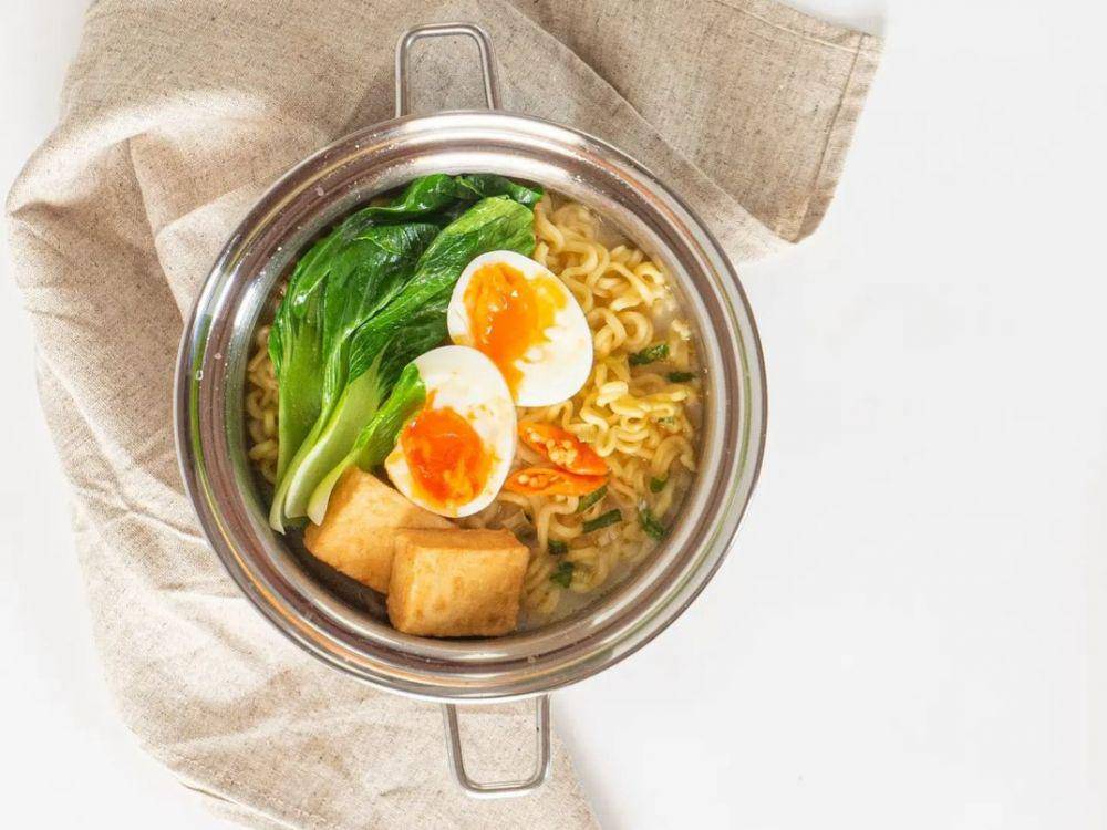 ramyun (instagram.com/clairine_santoso)