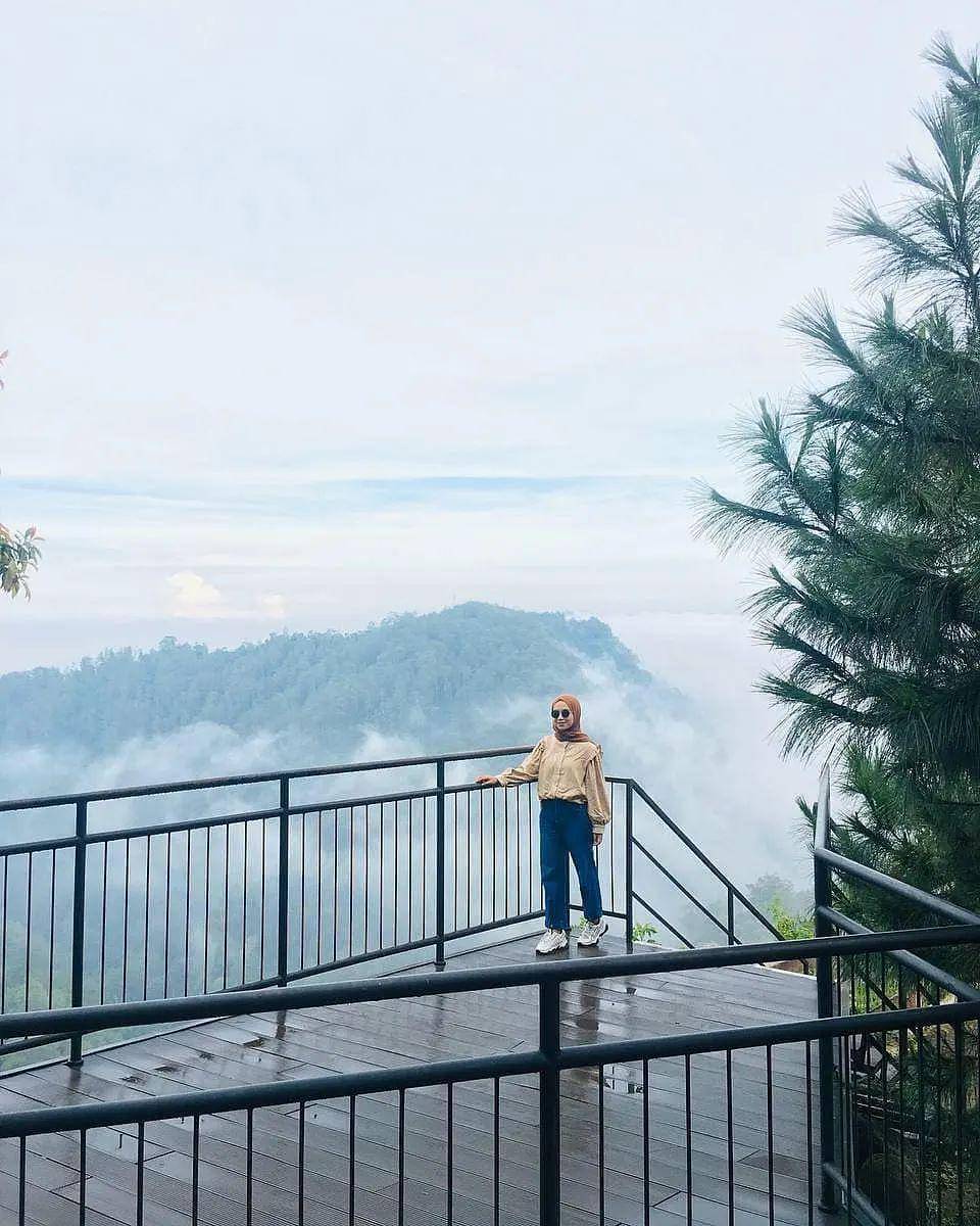 Tebing Keraton Bandung (instagram.com/riofauzi_)