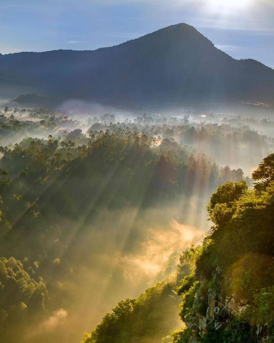 Tebing Keraton Bandung (instagram.com/mhfathony)