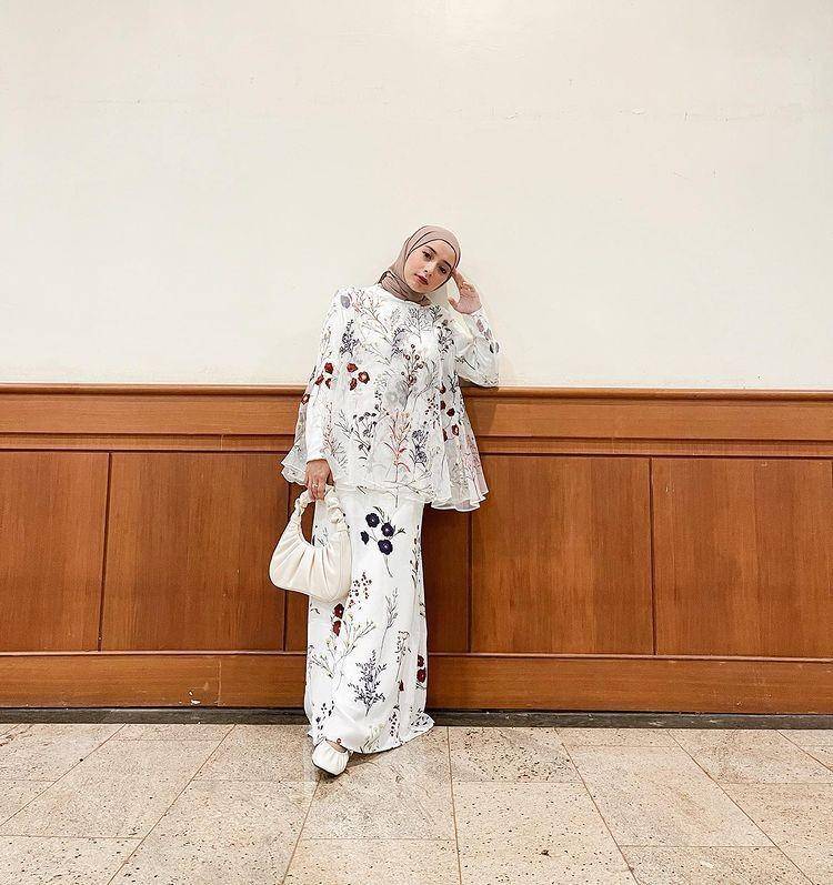 padu padan outfit putih ala selebgram Joyagh (instagram.com/Joyagh)