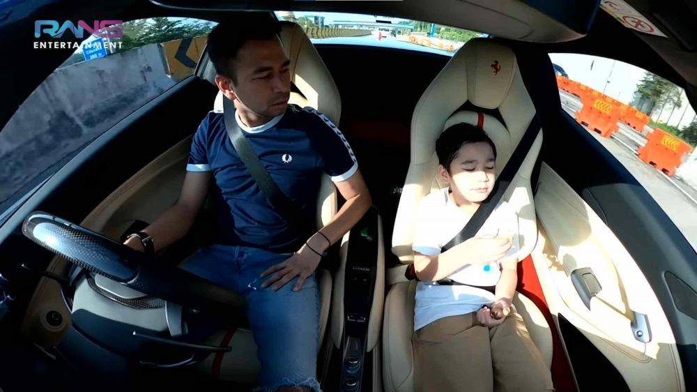 Raffi Ahmad ajak Rafathar balapan (YouTube.com/Rans Entertainment/)