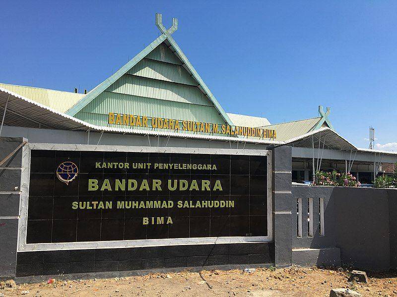 potret Bandar Udara Sultan Muhammad Salahuddin (commons.wikimedia.org)