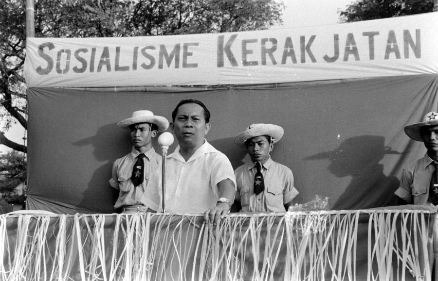 ilustrasi pemilu 1955 (LIFE/Howard Sochurek)