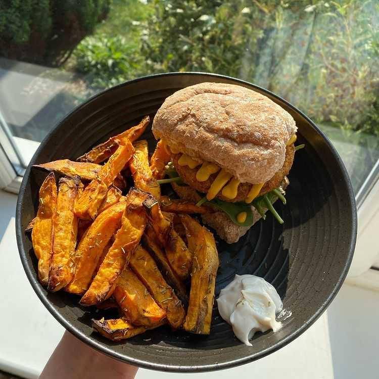 sweet potato fries (instagram.com/molliesvegankitchen)