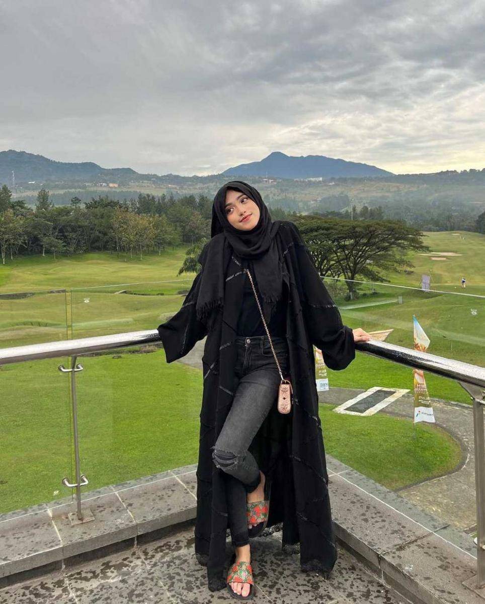 OOTD Shirin Al Athrus (instagram.com/shireeenz)