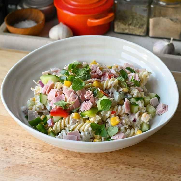 pasta salad (instagram.com/gladkokken)