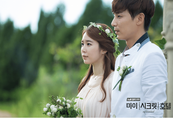 Yoo In Na dan Jin Yi Han di drama Korea My Secret Hotel (program.tving.com)