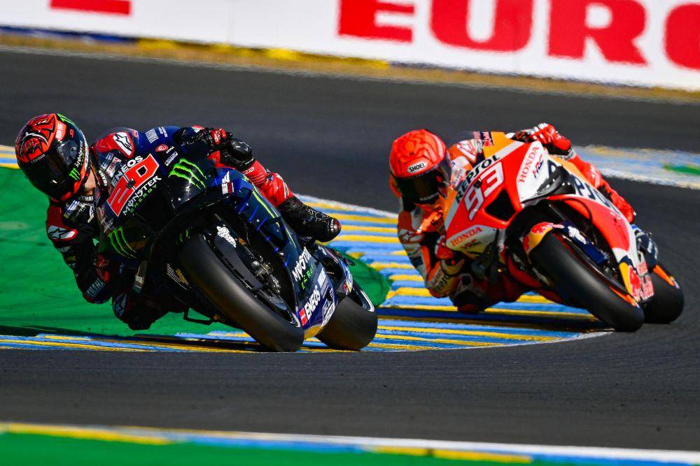 Marc Marquez berada di belakang Fabio Quartararo pada GP Prancis 2022. (motogp.com)