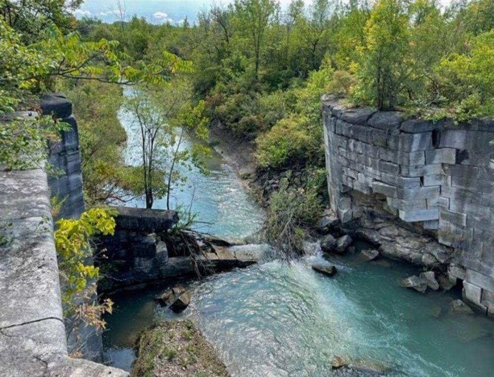 Bruce Trail (instagram.com/appplecrumble)