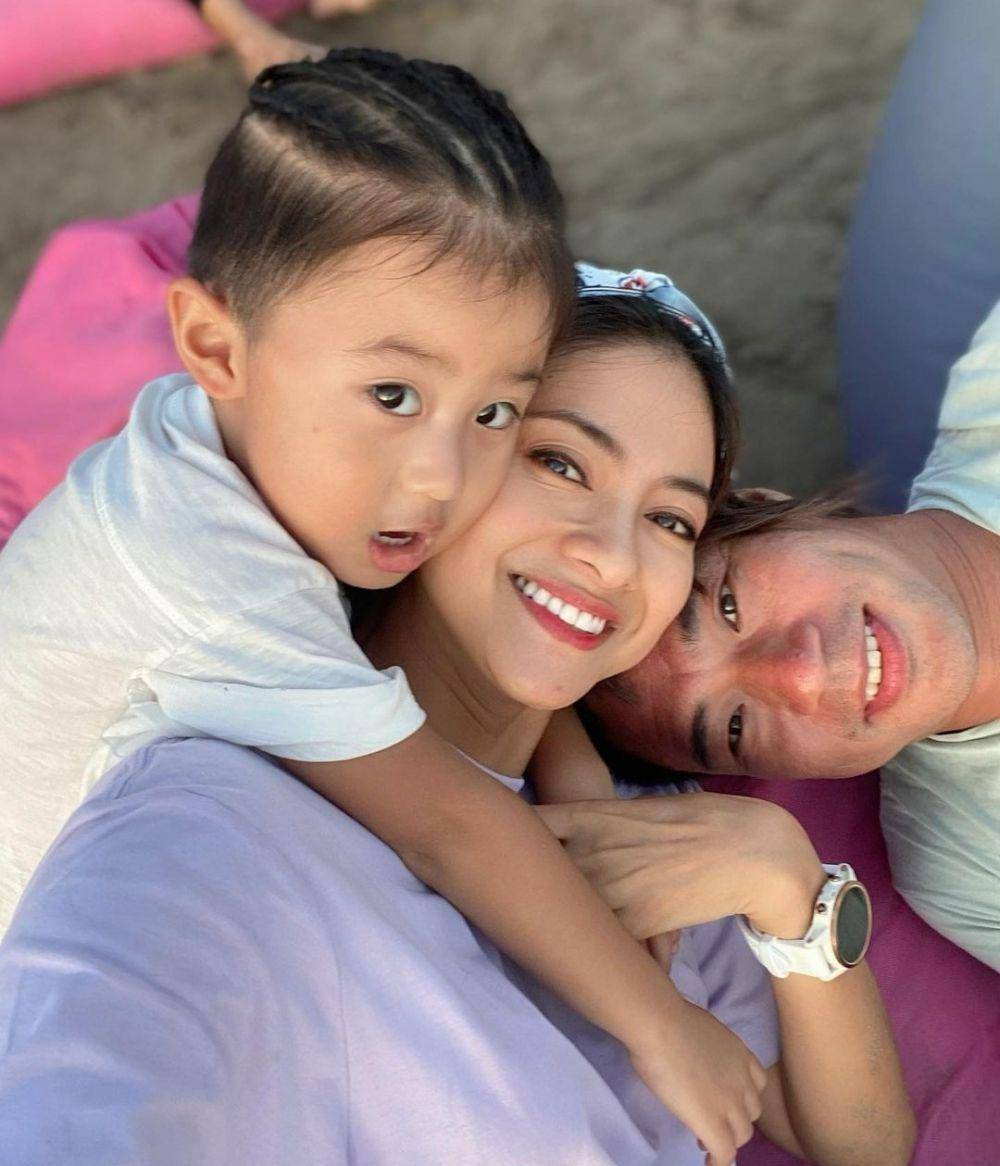Keluarga Rini Yulianti Liburan ke Bali (instagram.com/riniyulianti)