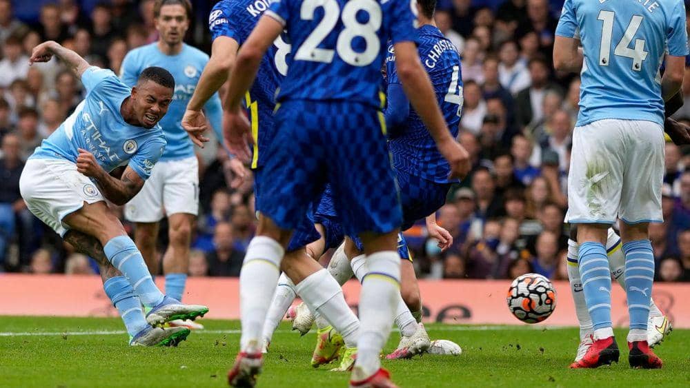 Chelsea melawan Manchester City di Premier League 2021/2022. (skysports.com)