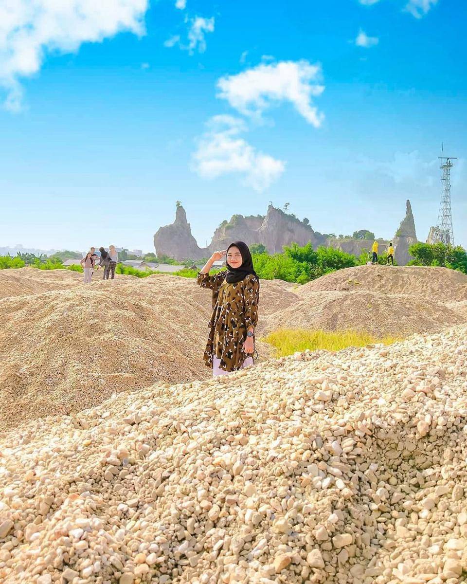 Pantai Gunung Kunyit (instagram.com/racaaaaa_)