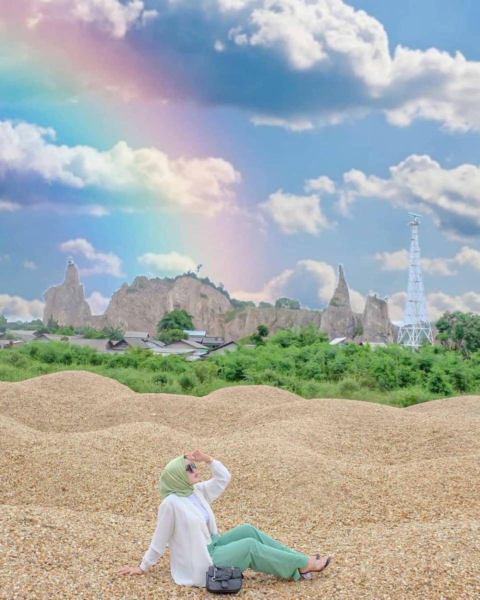 Pantai Gunung Kunyit (instagram.com/amikydr)