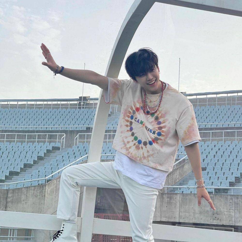 jaemin t-shirt colorful (Instagram.com/na.jaemin0813)