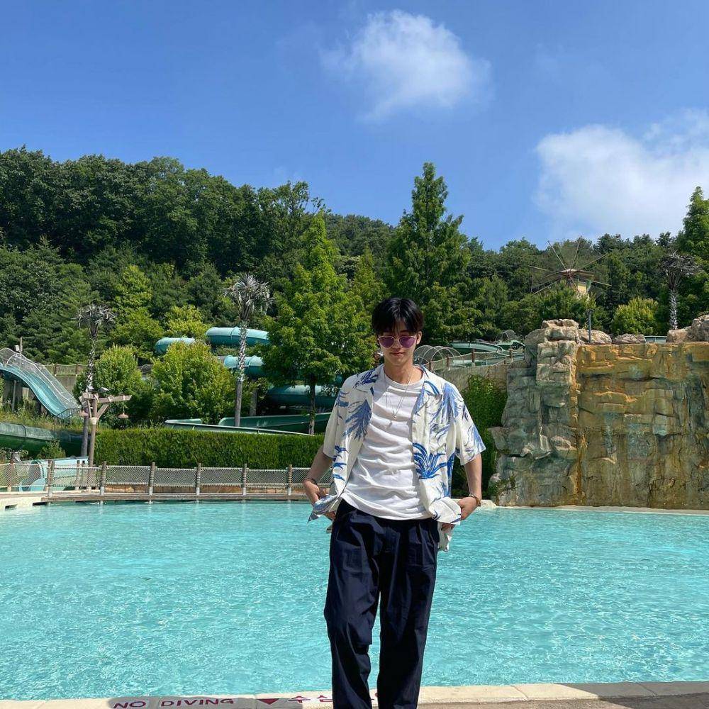 outfit santai motif jaemin (Instagram.com/na.jaemin0813)