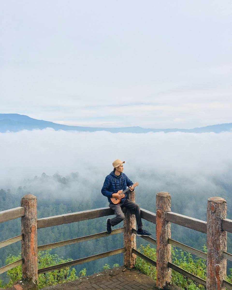 Tebing Keraton, Bandung (instagram.com/riofauzi_)