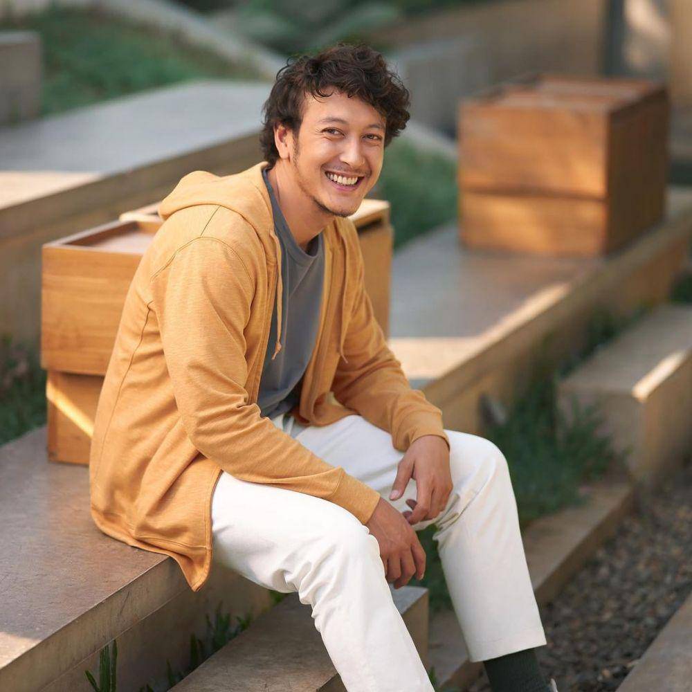 Gaya busana Dimas Anggara (instagram.com/dimsanggara)