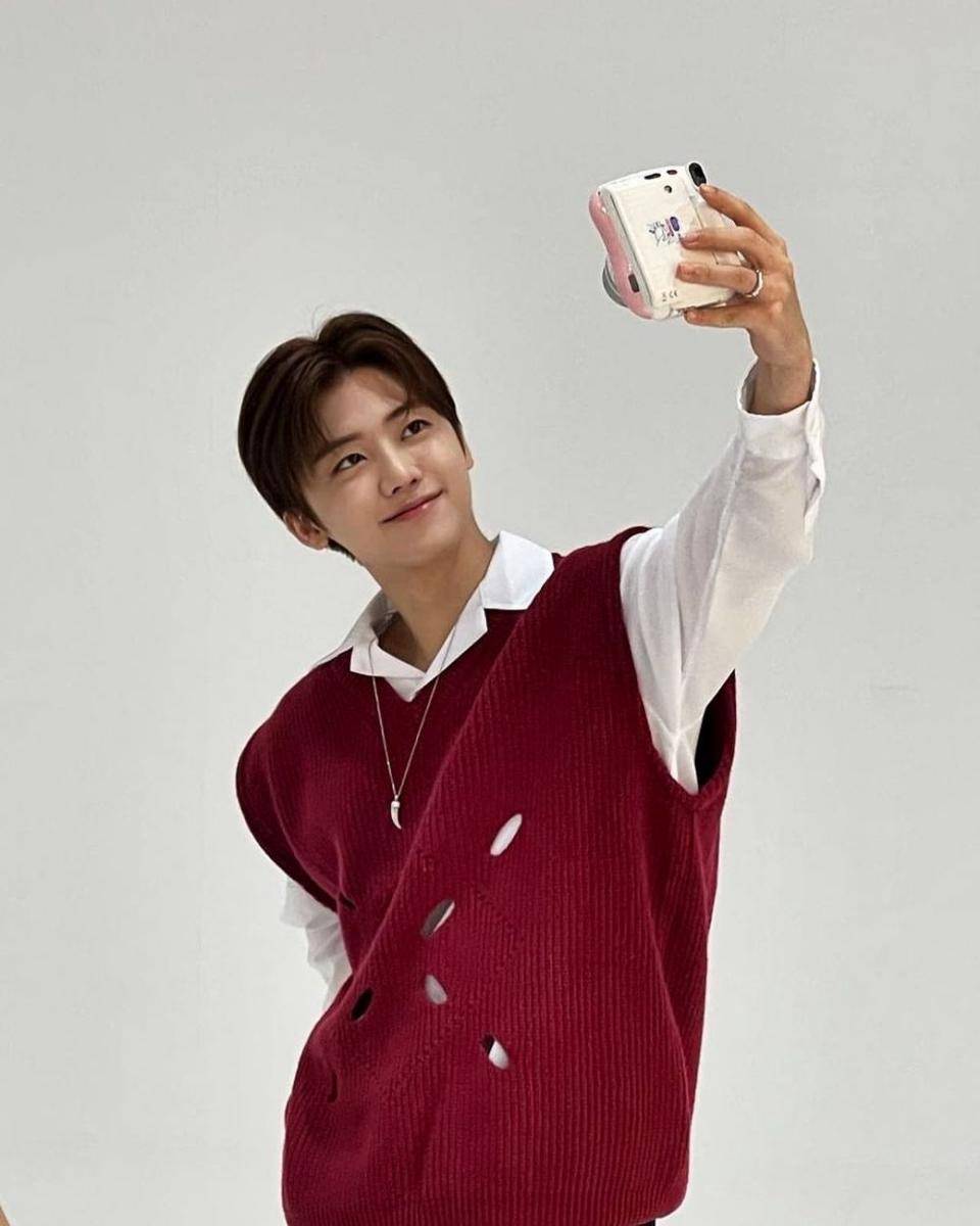 jaemin outfit vest (Instagram.com/na.jaemin0813)