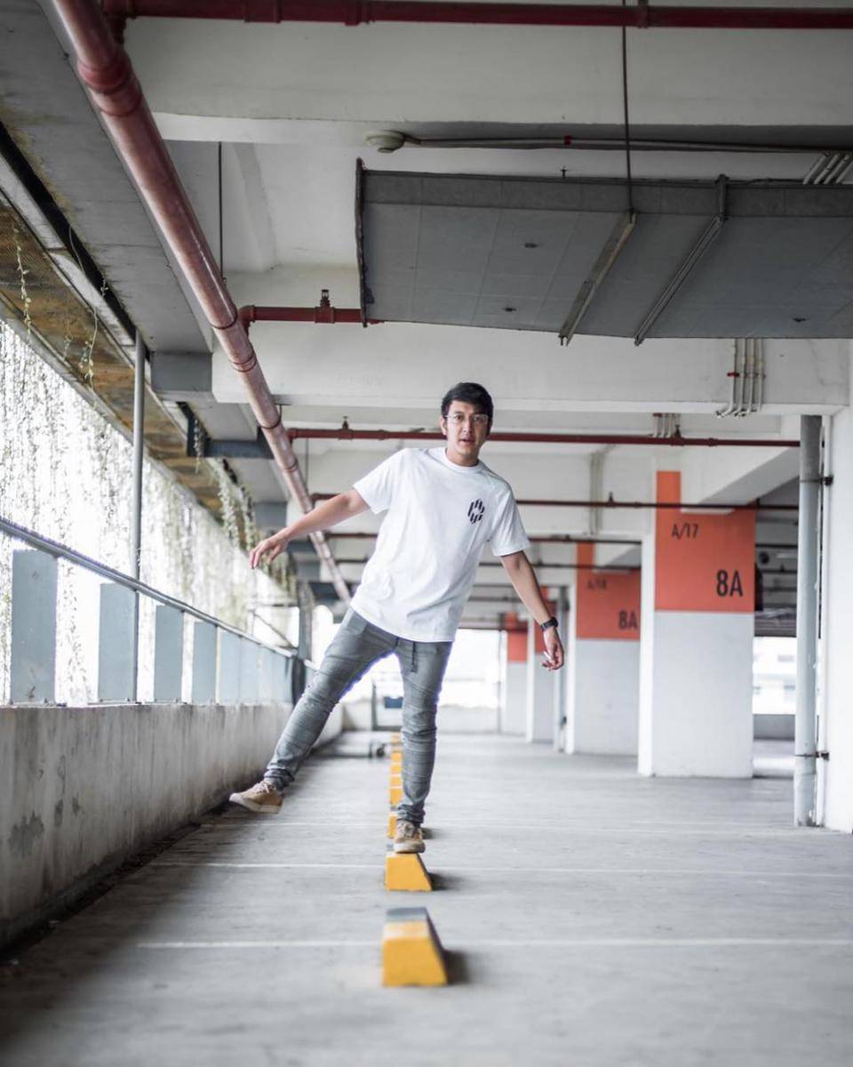 Gaya busana Dimas Anggara (instagram.com/dimsanggara)