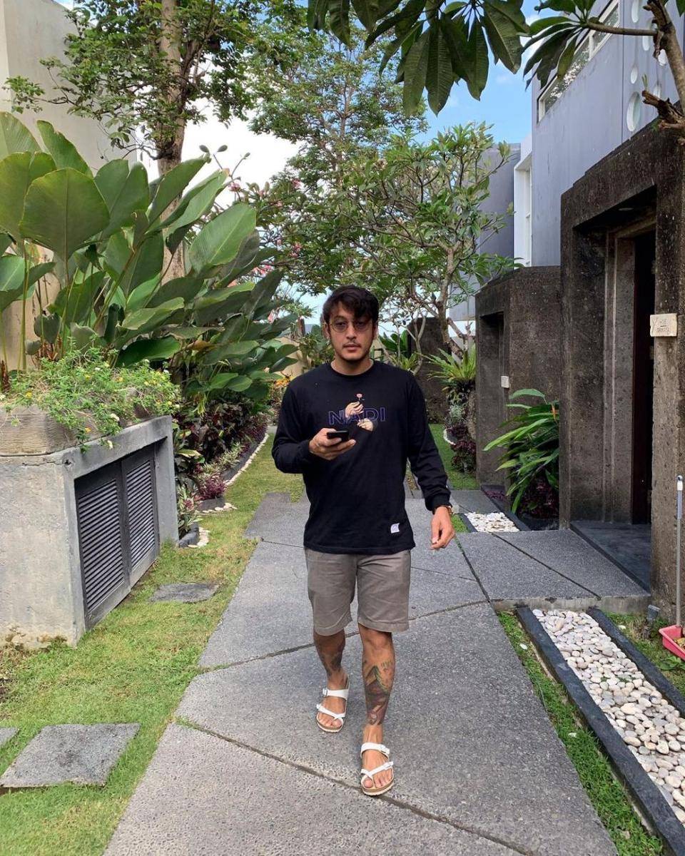 Gaya busana Dimas Anggara (instagram.com/dimsanggara)