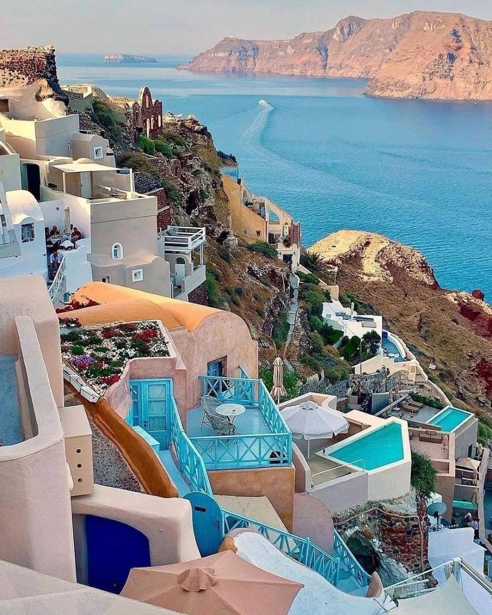 Santorini Yunani (instagram.com/unlimitedsantorini)